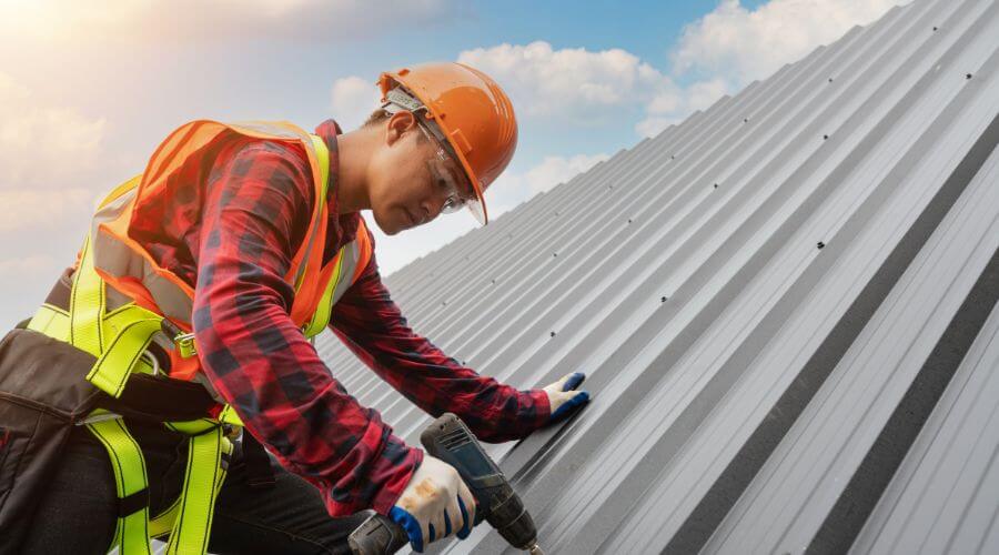 Professional gutter cleaning in Clarksburg, MO